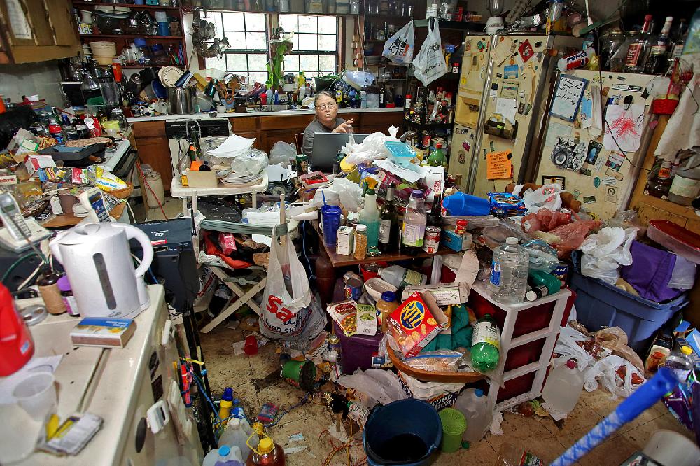 Decluttering for Hoarders | Understanding and Overcoming Challenges